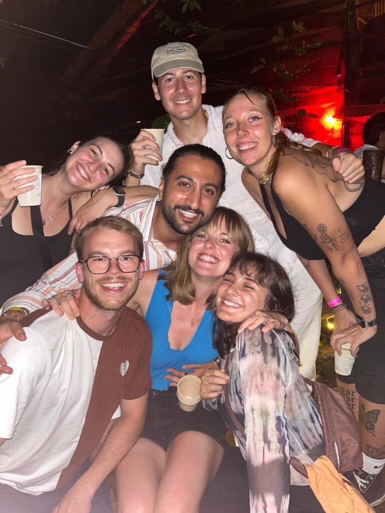 Vulkan-Wanderung & Treehouse-Party