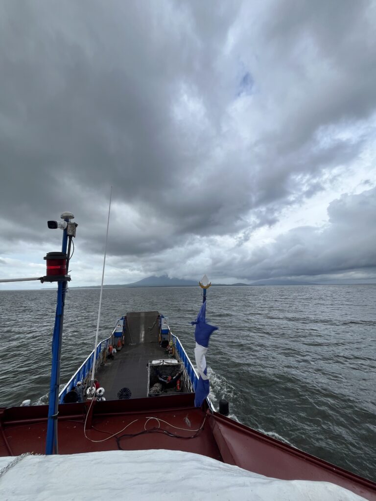 Schlafen im Vogelkäfig