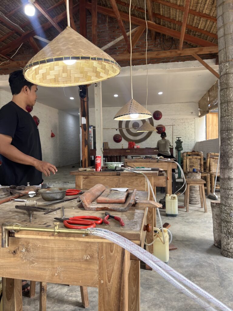 Yoga, Silberschmuck und eine Beachparty